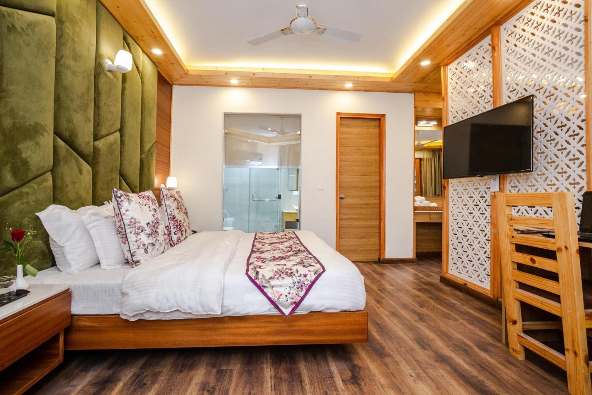 Anand Vardhan Resorts Manāli Oda fotoğraf